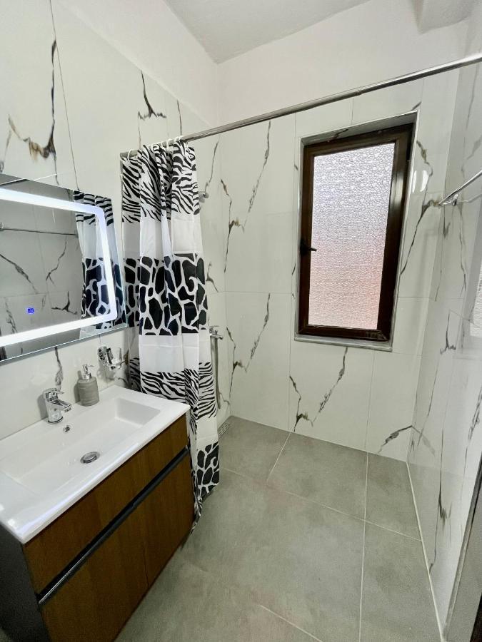 Keon Superb Studio Apartament Tirana Bagian luar foto