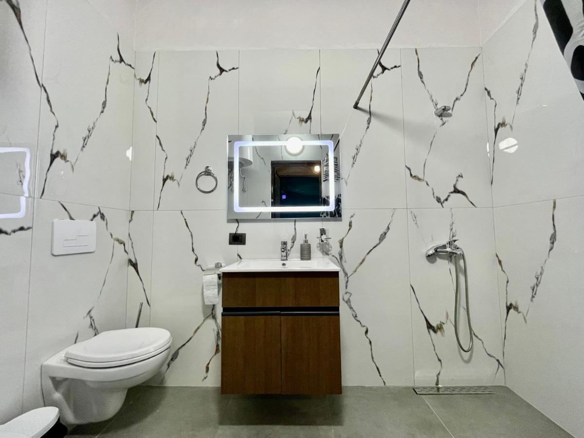 Keon Superb Studio Apartament Tirana Bagian luar foto