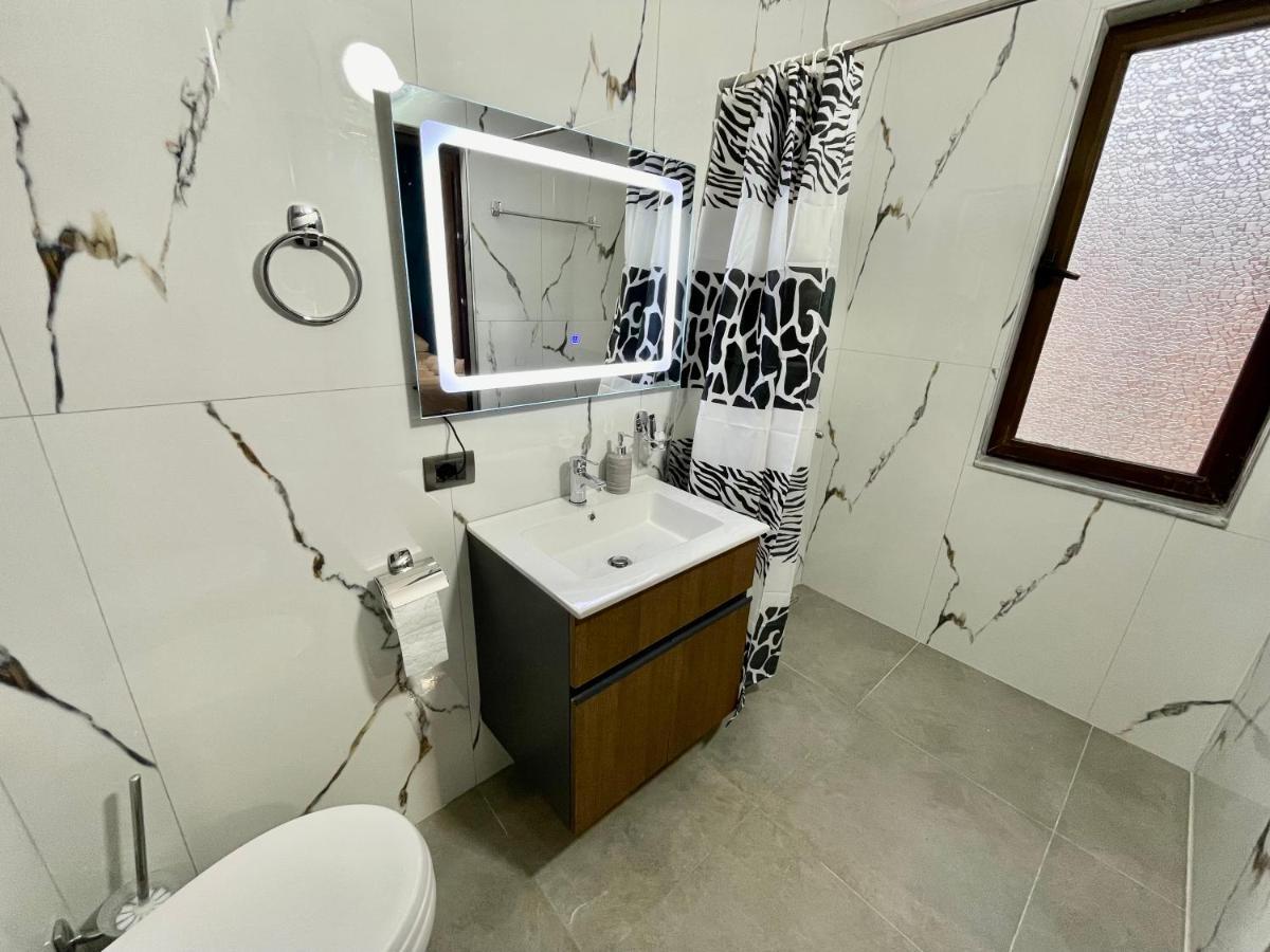 Keon Superb Studio Apartament Tirana Bagian luar foto