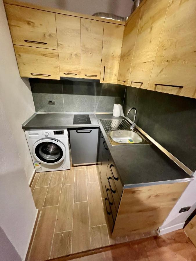 Keon Superb Studio Apartament Tirana Bagian luar foto