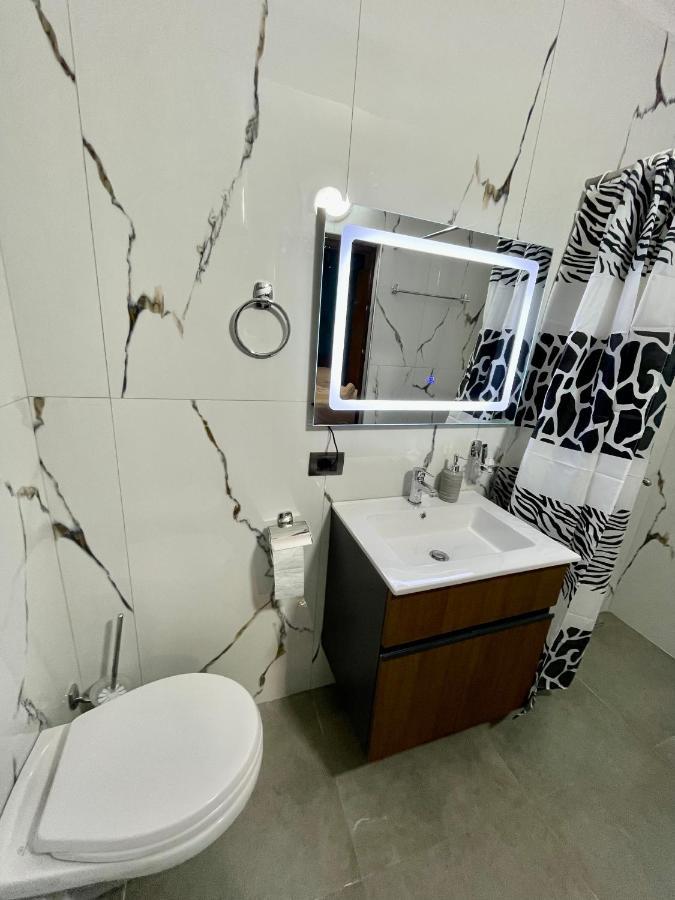 Keon Superb Studio Apartament Tirana Bagian luar foto